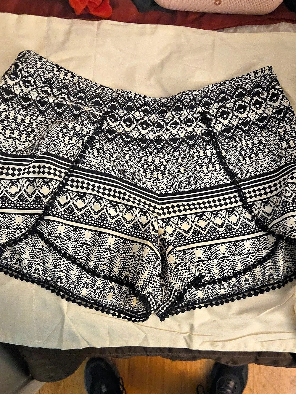 High Waist Shorts in Black & White Size LARGE